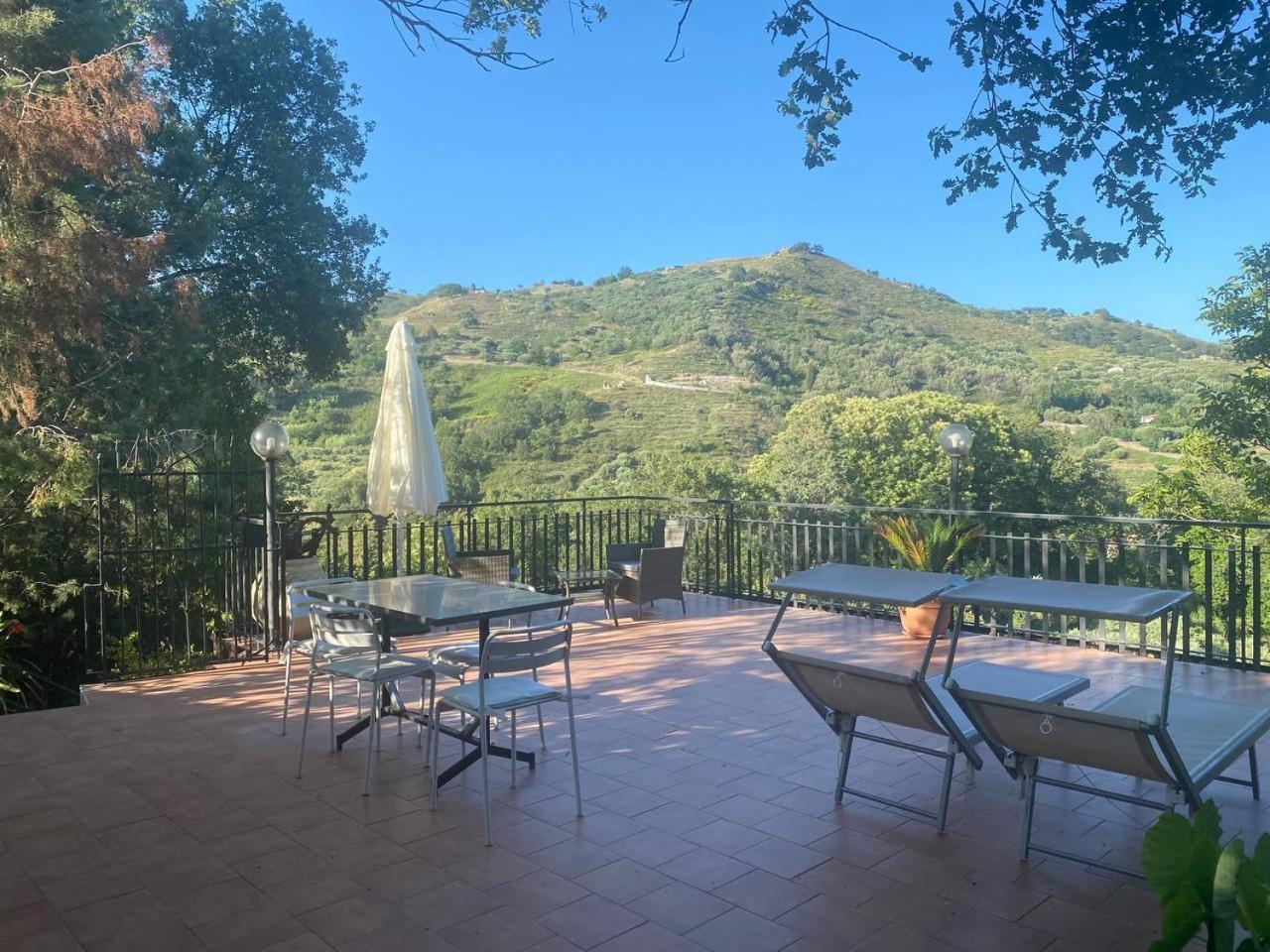 Agriturismo Etna-Mare Piedimonte Etneo Ngoại thất bức ảnh